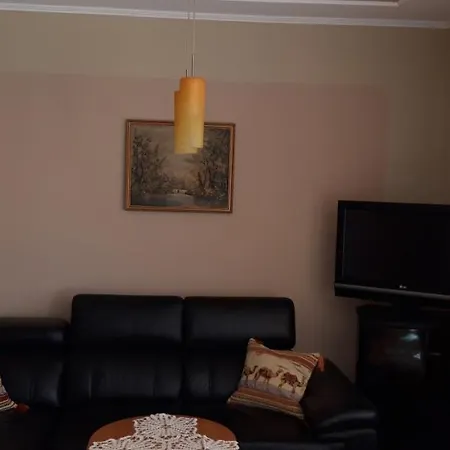 Ildi Apartament *